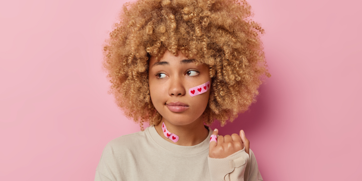 🧴 Comment enlever la colle de perruque sans abîmer la peau ni la lace ?